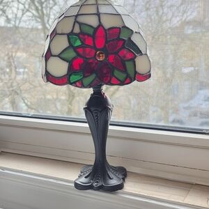Stained Glass Table Lamp with Red and Green Floral Design